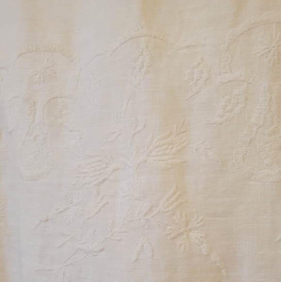 Talbots embroidered linen ¾sleeve scallop-hem top - Picture 3 of 7